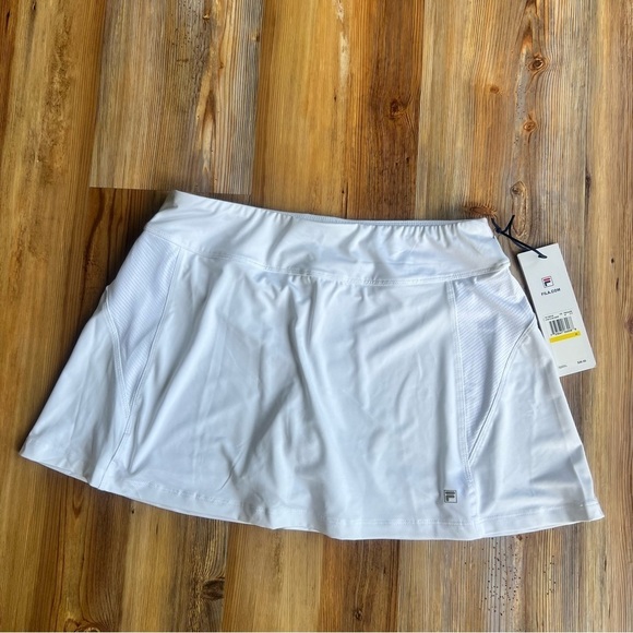 Fila Performance Energy Women's White Tennis Skort Size M SKU#C24166 - Picture 1 of 8